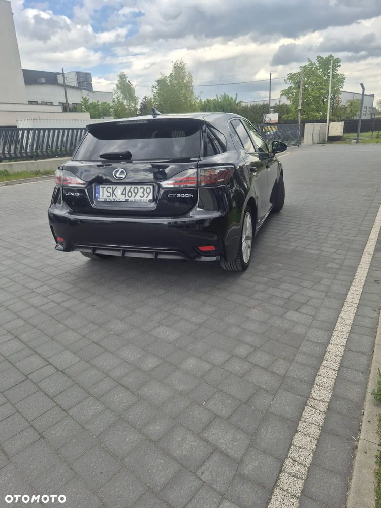 Lexus CT - 10