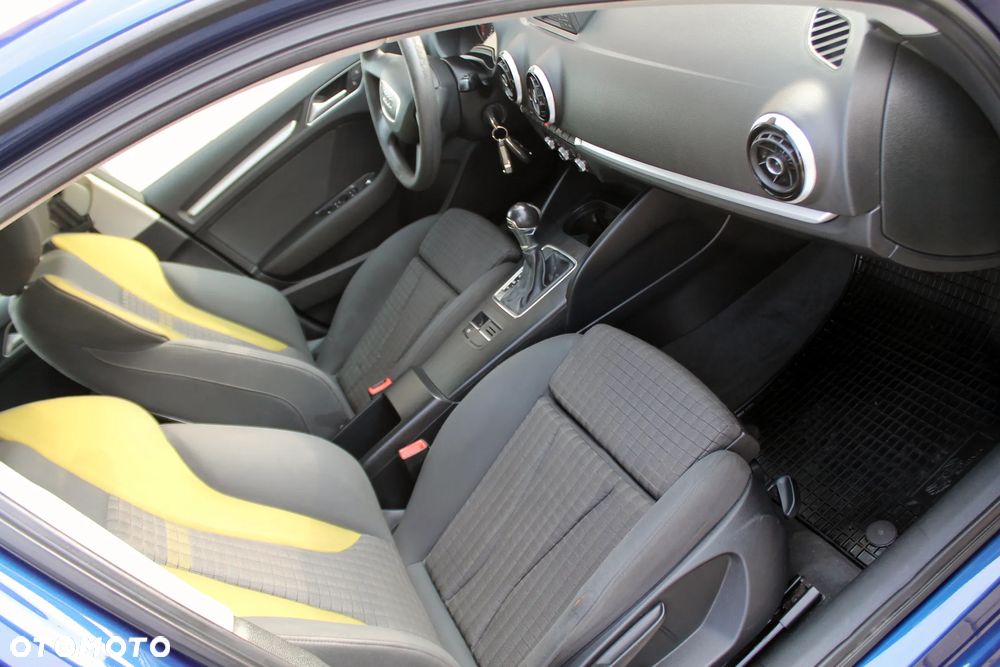 Audi A3 Sportback 1.8 TFSI S tronic Ambiente - 11