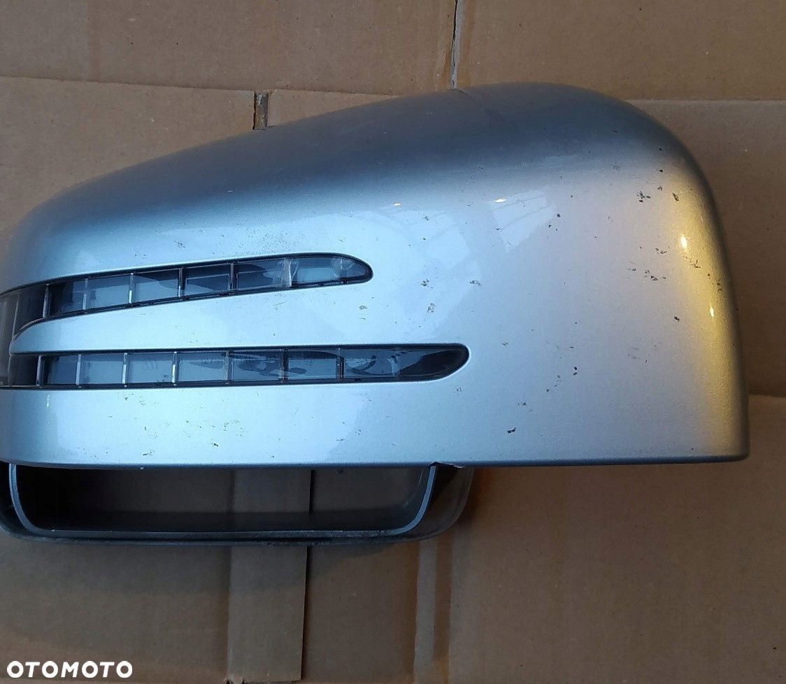 Obudowa lusterka prawa Mercedes A1668200221 - 1