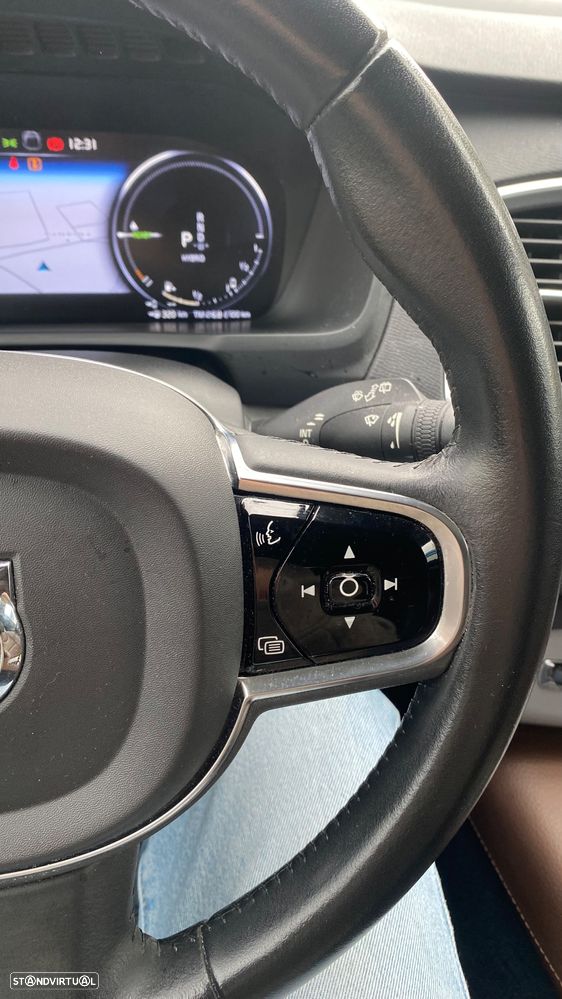 Volvo XC 90 2.0 T8 PHEV Momentum Plus AWD - 38