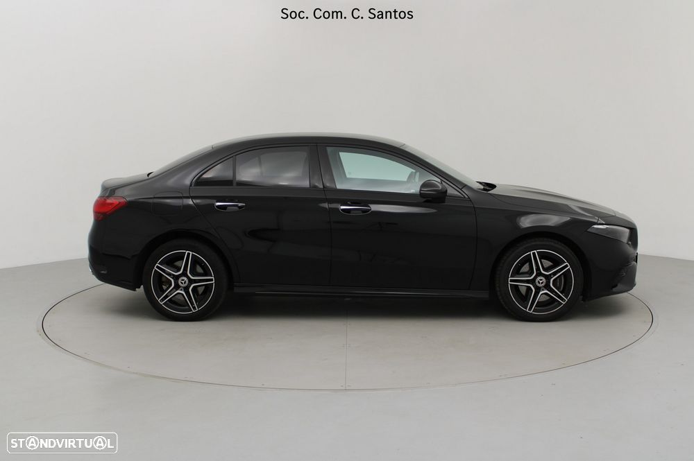 Mercedes-Benz A 250 Limousine e AMG Line - 4