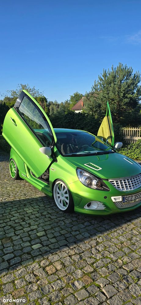 Opel Corsa 1.4 16V Cosmo - 2