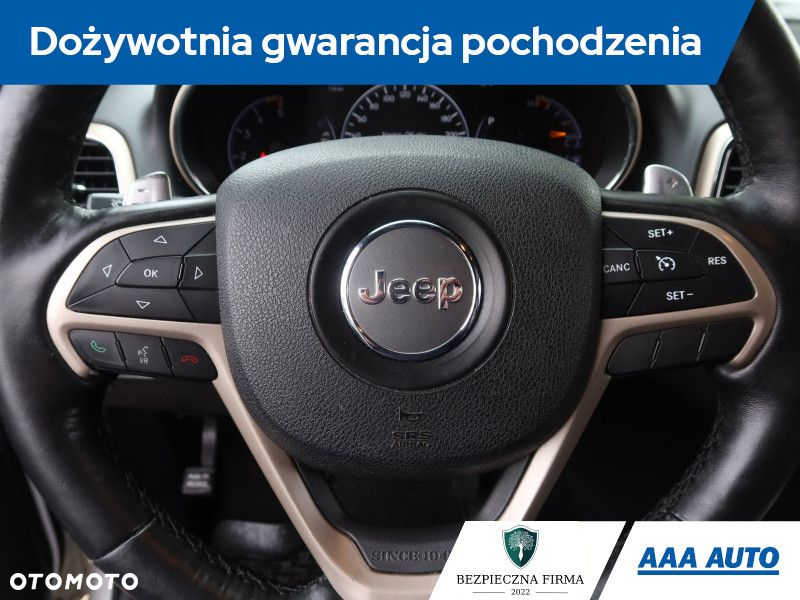 Jeep Grand Cherokee - 22