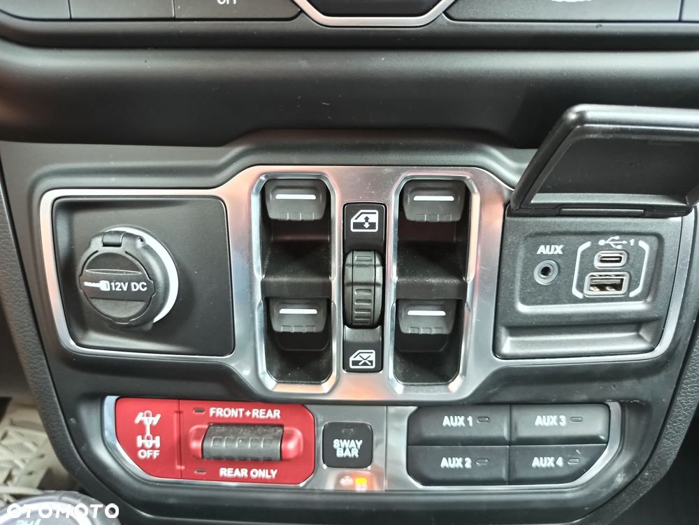Jeep Wrangler - 28