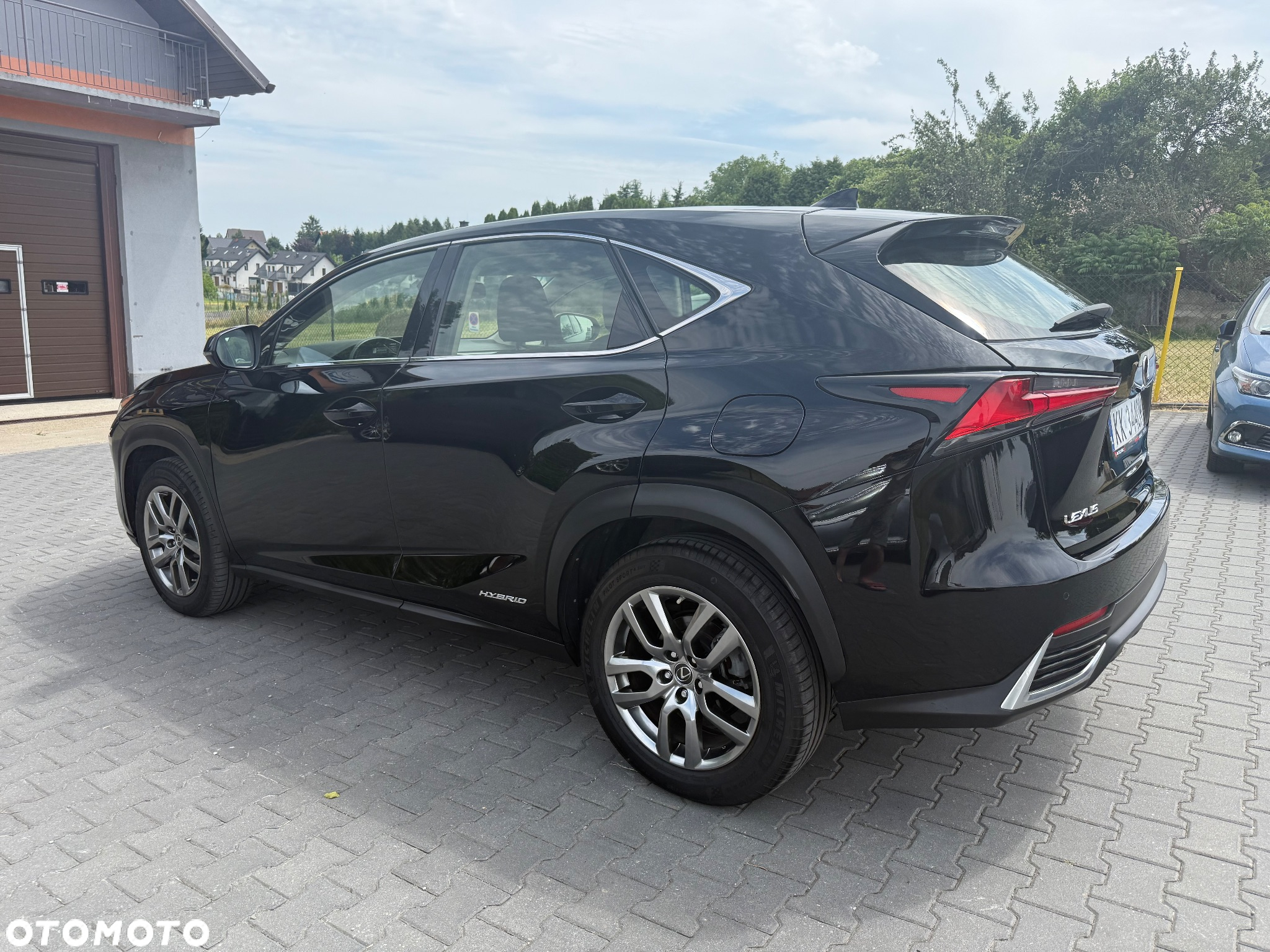 Lexus NX 300h Style Edition - 9
