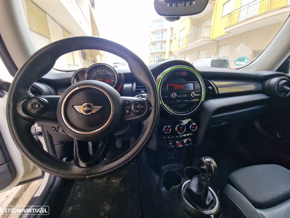 MINI 3 Portas One D - 13
