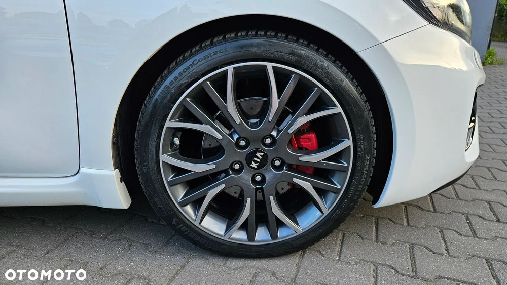 Kia Ceed 1.6 T-GDI GT-Track - 12