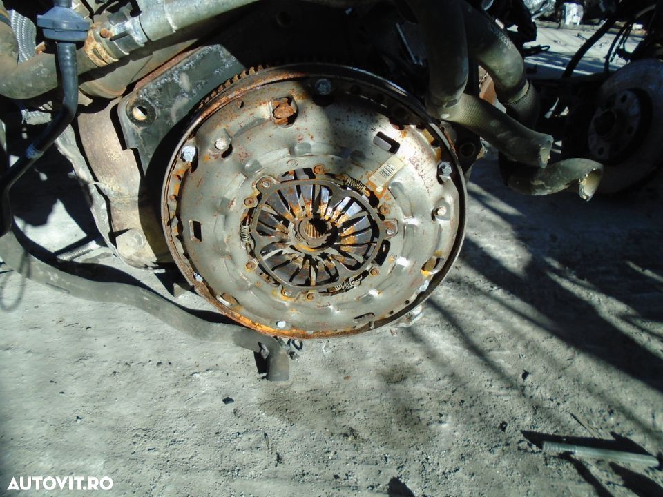 Volanta + placa + disc Opel Zafira 1.9 CDTI Z19DT din 2005 - 1