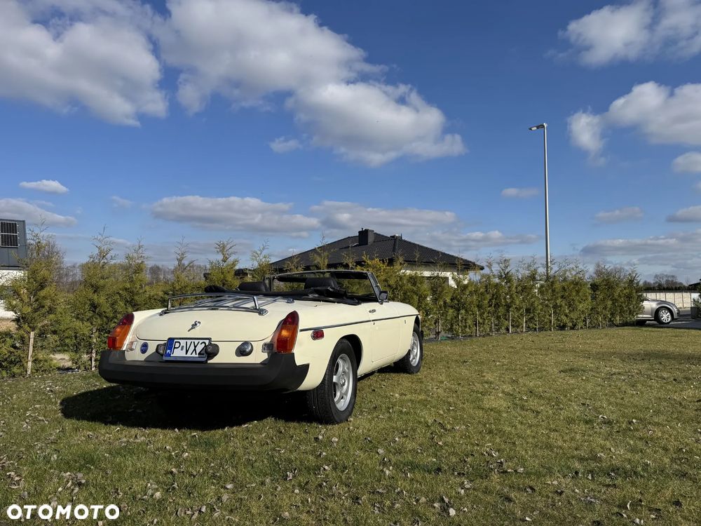 MG MGB - 3
