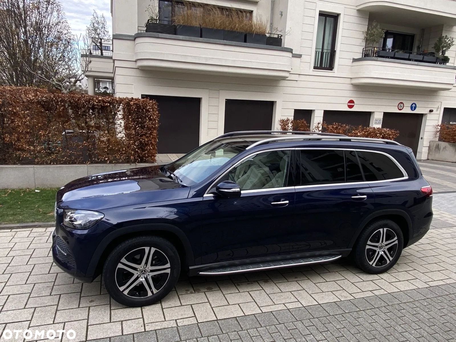 Mercedes-Benz GLS - 1