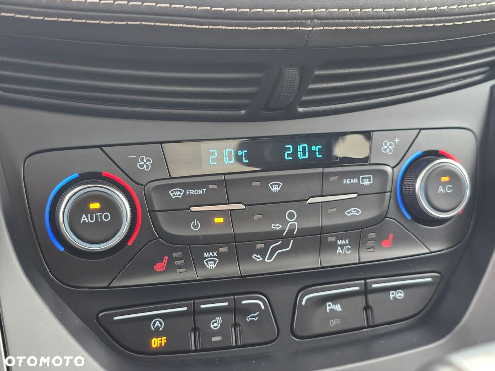 Ford Kuga 2.0 TDCi 4x4 Vignale - 22