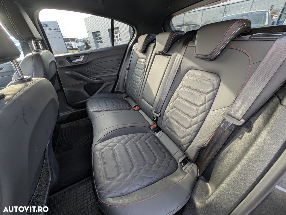 Ford Focus - 29