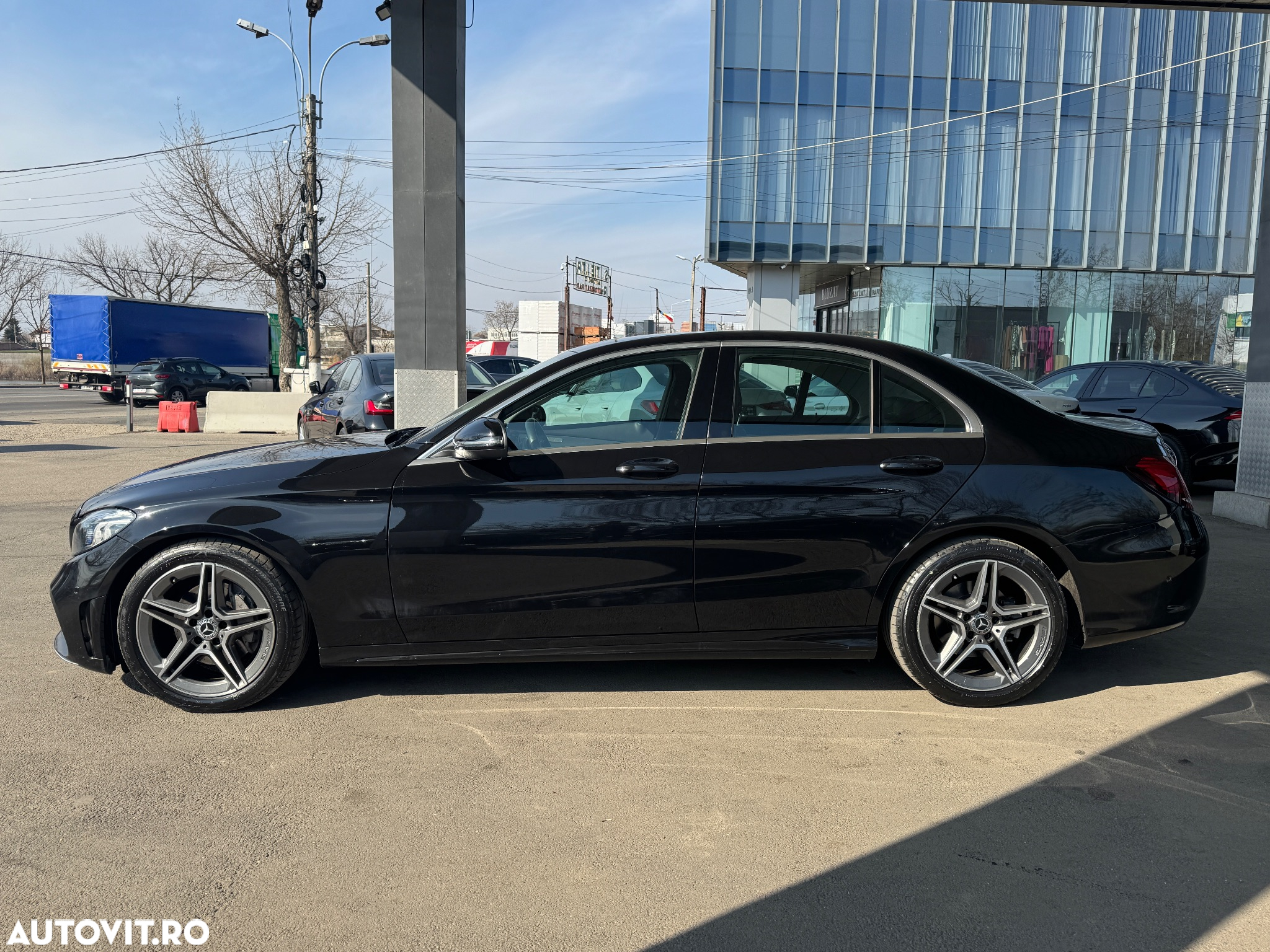 Mercedes-Benz C 220 d T 9G-TRONIC AMG Line - 12