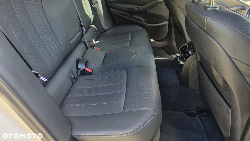 BMW Seria 5 520d MHEV Sport Line sport - 16