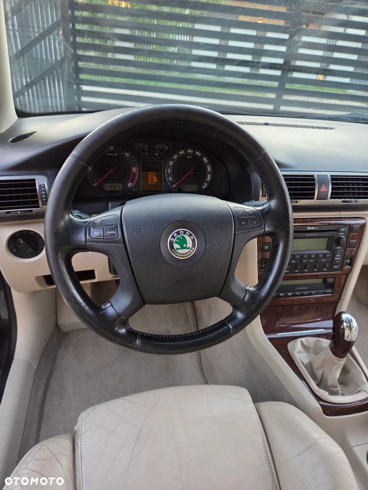 Skoda Superb 2.0 TDI DPF Exclusive - 28