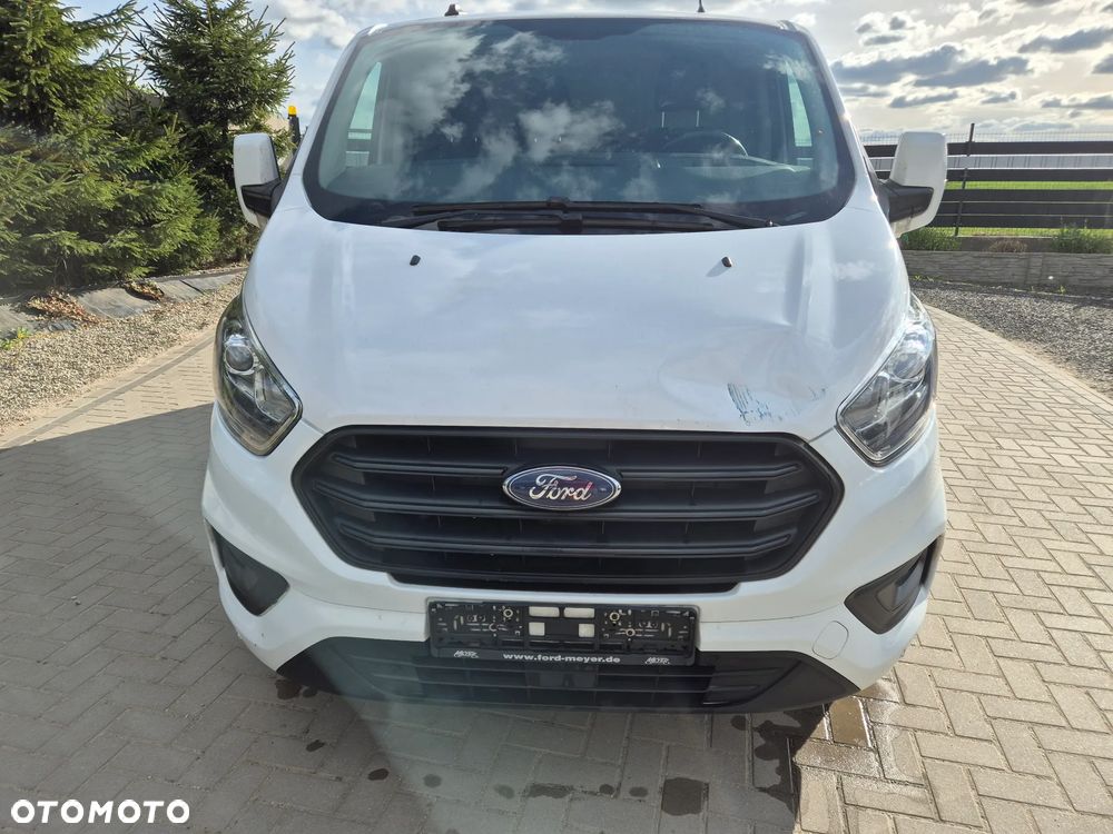 Ford CUSTOM - 1
