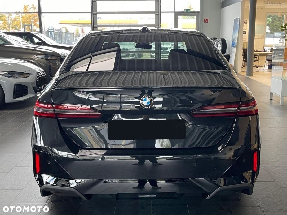 BMW Seria 5 520d xDrive mHEV M Sport - 3