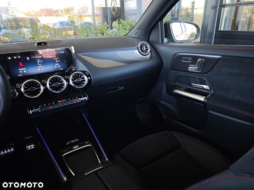 Mercedes-Benz GLA - 17