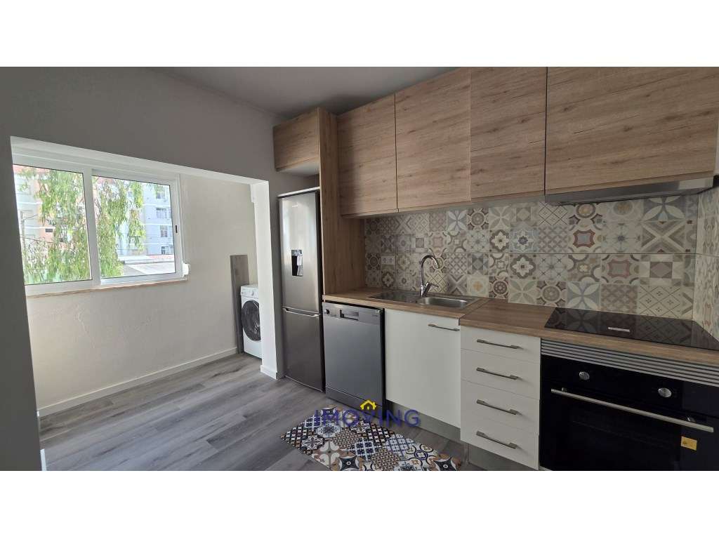 Apartamento T2 totalmente remodelado na Baixa da Banheira - Grande imagem: 2/21