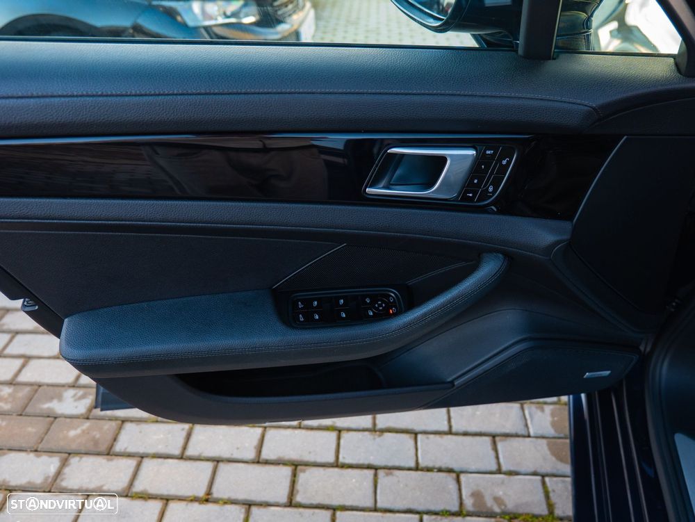 Porsche Panamera 4 Executive - 13