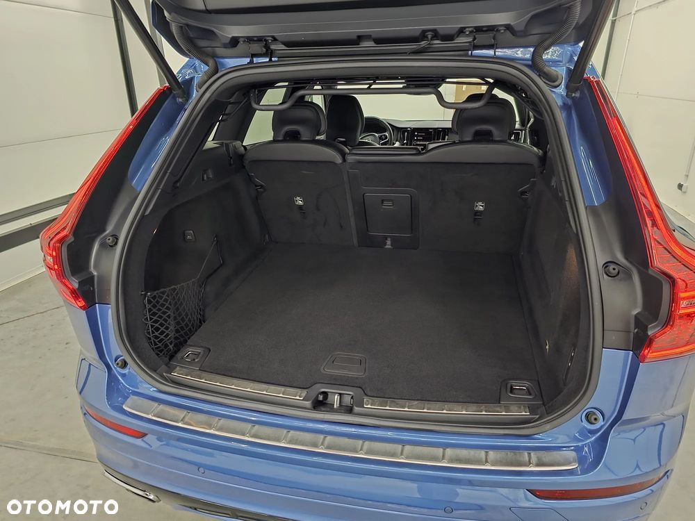 Volvo XC 60 T6 AWD Geartronic Momentum - 22