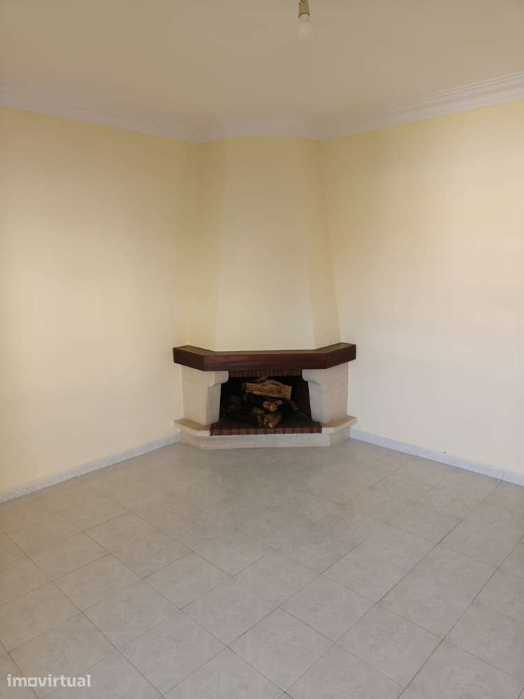 Apartamento T3 com 100 m², duas varandas e lareira no Montijo - Grande imagem: 2/22