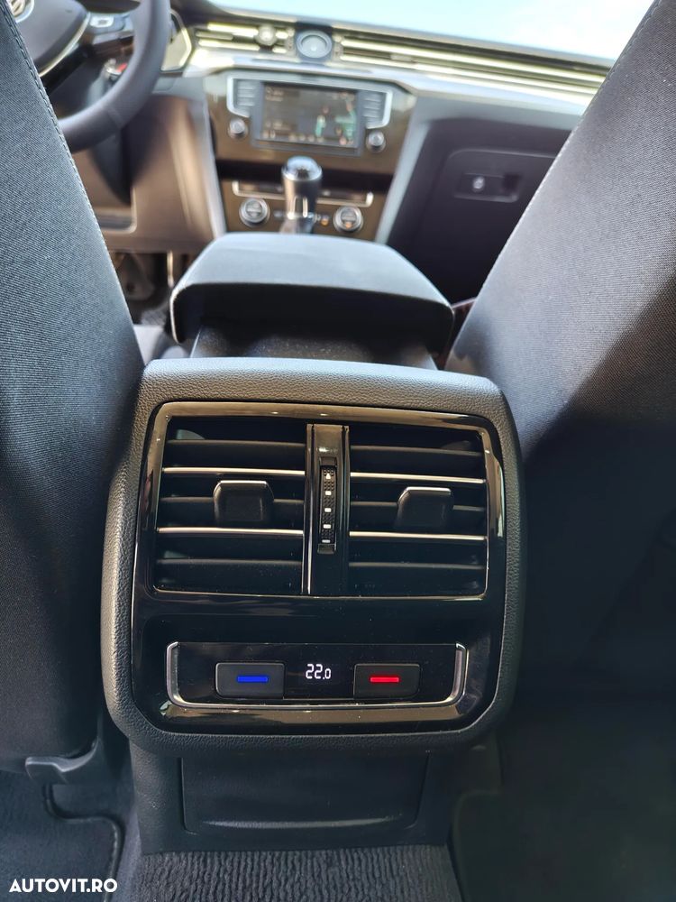 Volkswagen Passat 2.0 TDI Comfortline - 26
