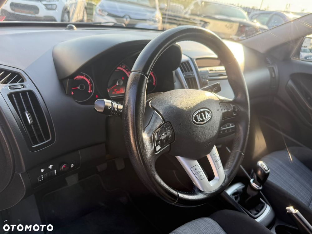 Kia ProCeed - 29