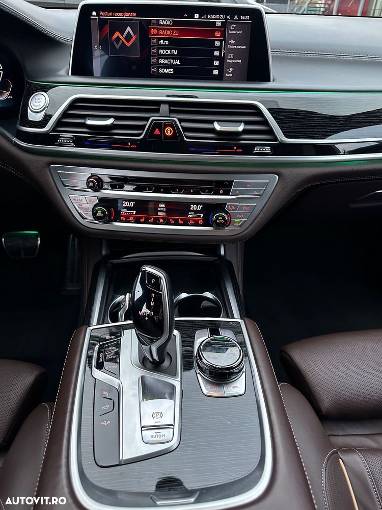 BMW Seria 7 730d xDrive MHEV - 13