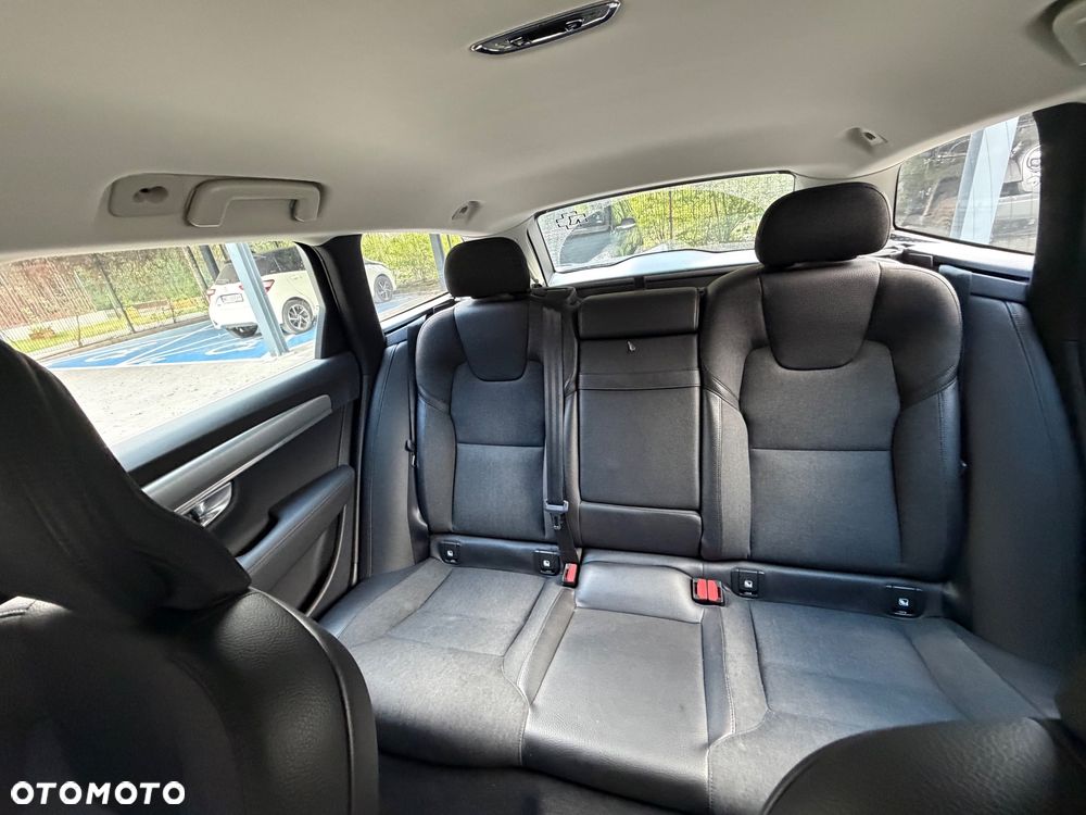 Volvo V90 D4 Momentum Pro - 16