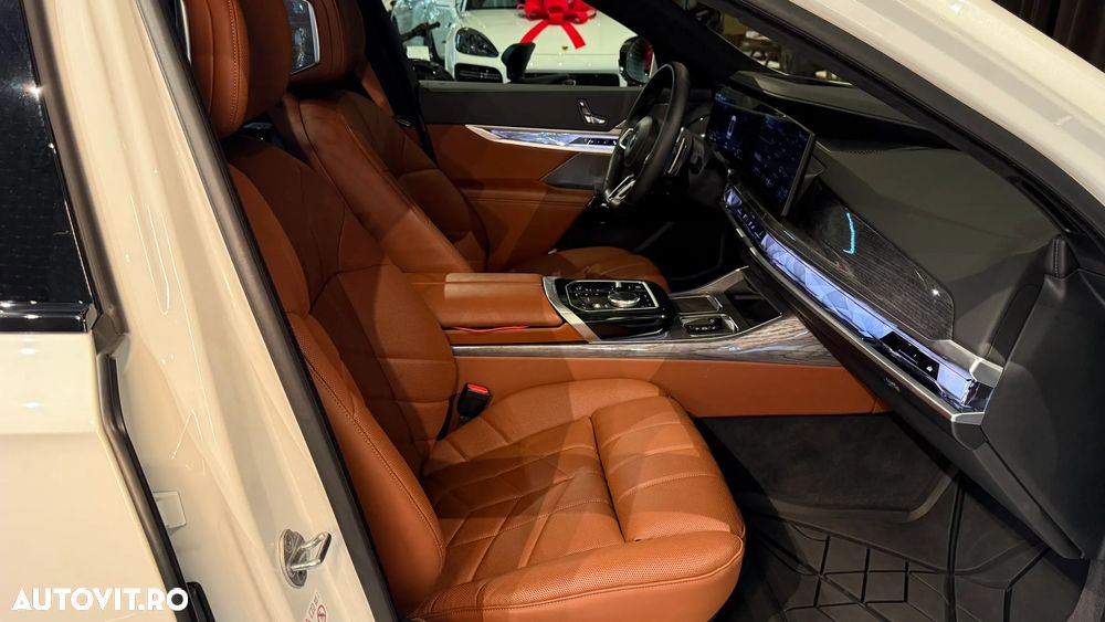 BMW Seria 7 740d xDrive - 33