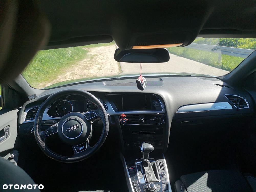 Audi A4 Avant 2.0 TDI Quattro S tronic - 12