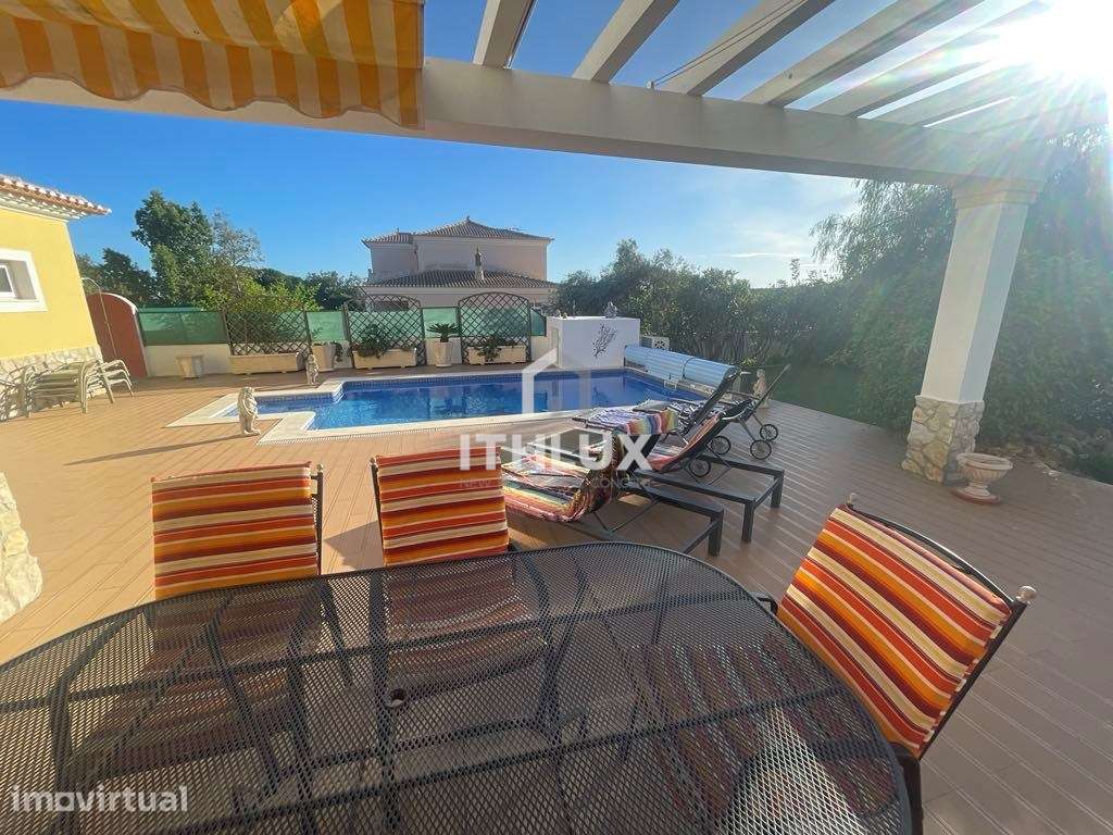 Elegante Moradia T4 Perto de Vila Nova de Cacela com Piscina e Garage - Grande imagem: 5/38