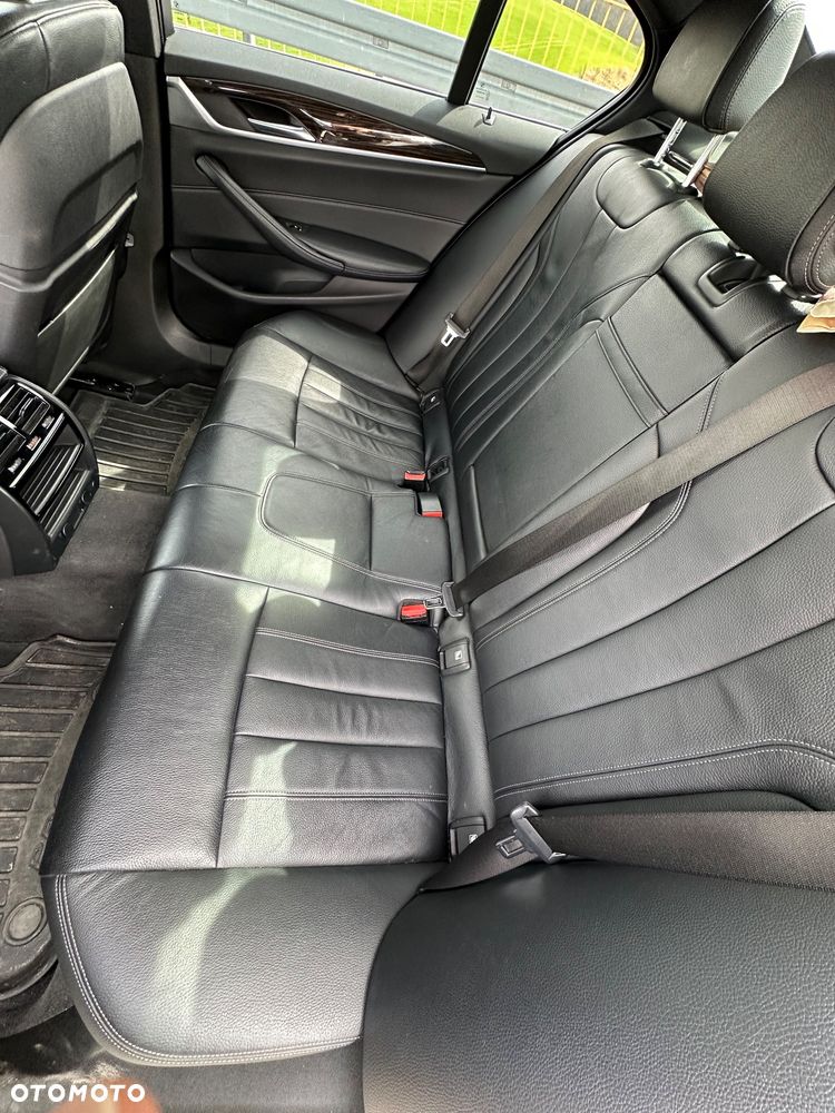 BMW Seria 5 520d Luxury Line - 9