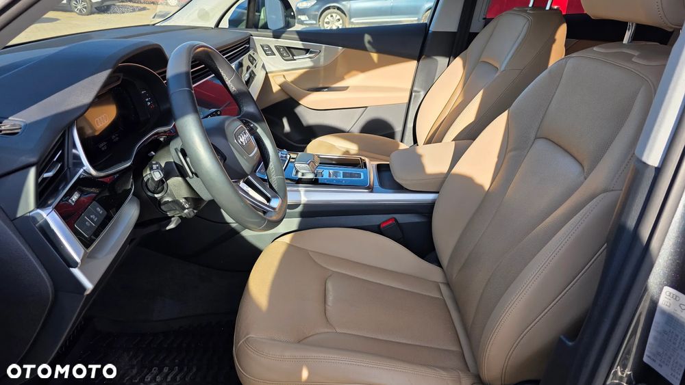 Audi Q7 - 9
