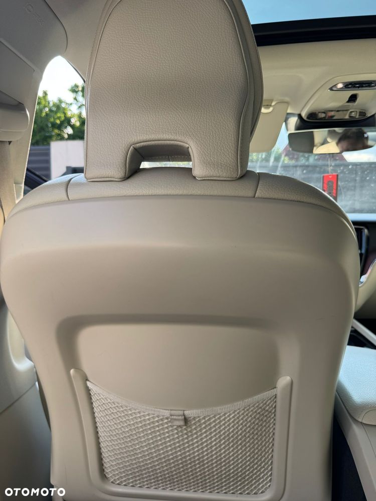 Volvo S60 T5 Momentum Pro - 29