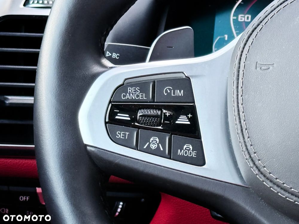BMW Seria 8 - 24
