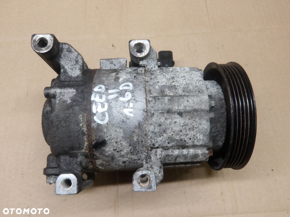 KIA CEED SW II 12-18r. 1.6 CRDI SPRĘŻARKA KOMPRESOR KLIMATYZACJI - 1