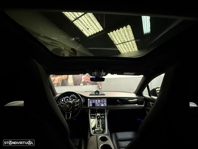 Porsche Panamera 4 E-Hybrid Platinum Edition - 22