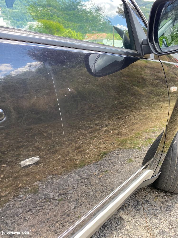 Mitsubishi Outlander 2.0 DI-D SW 4WD - 49