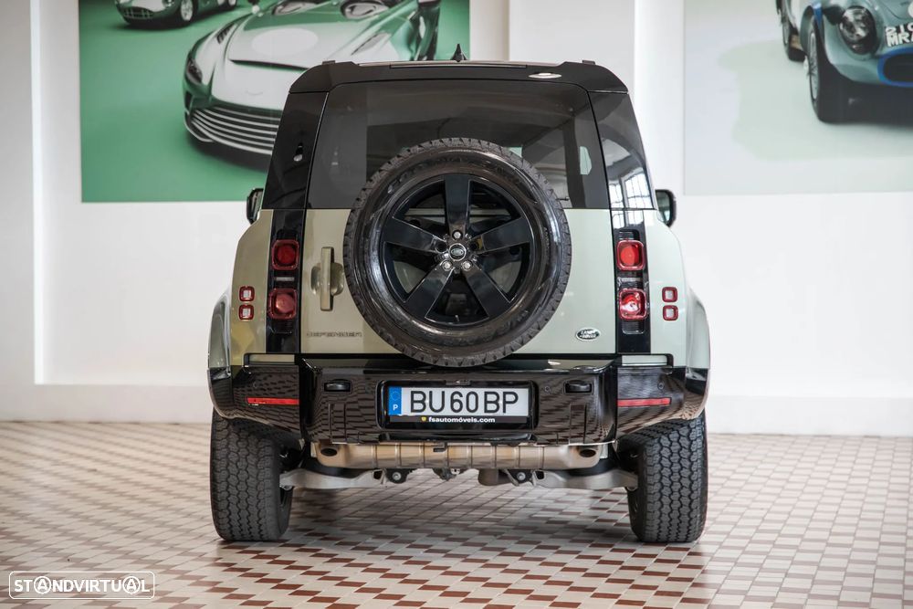 Land Rover Defender 3.0 I6 90 AWD X-Dynamic S - 4