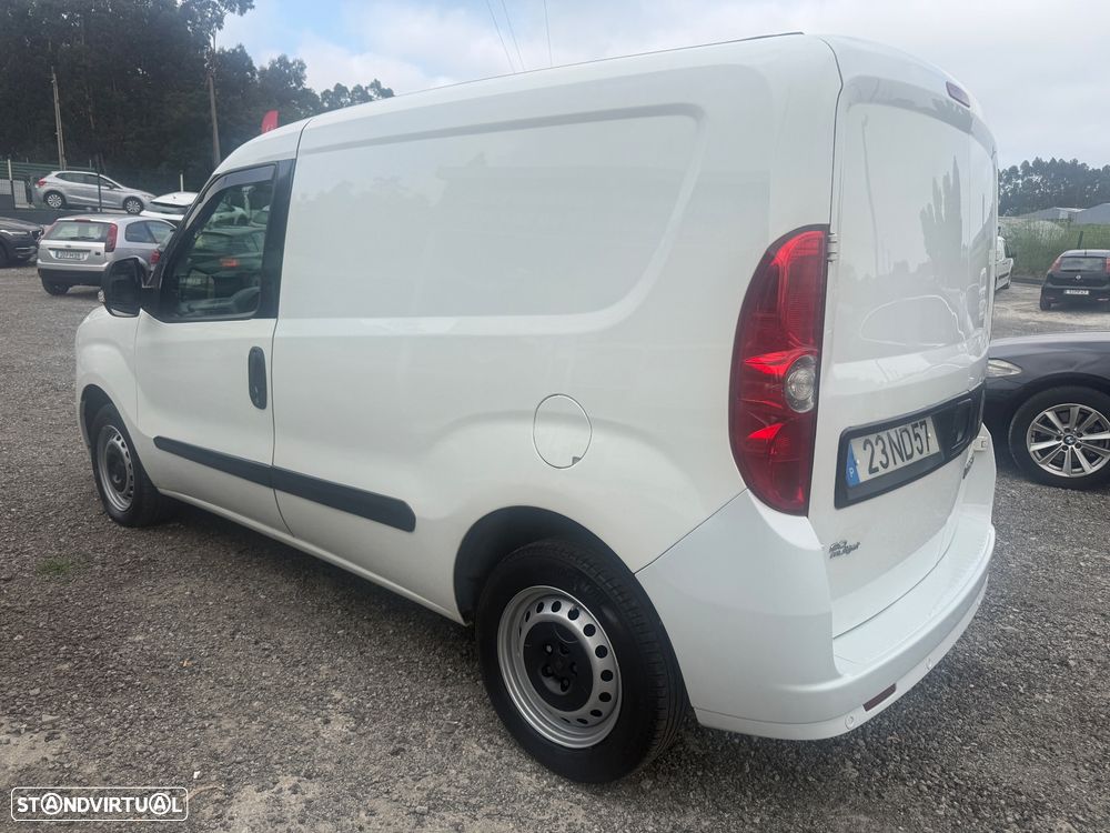 Fiat DOBLO 1.3 M-J FIBRADA - 21