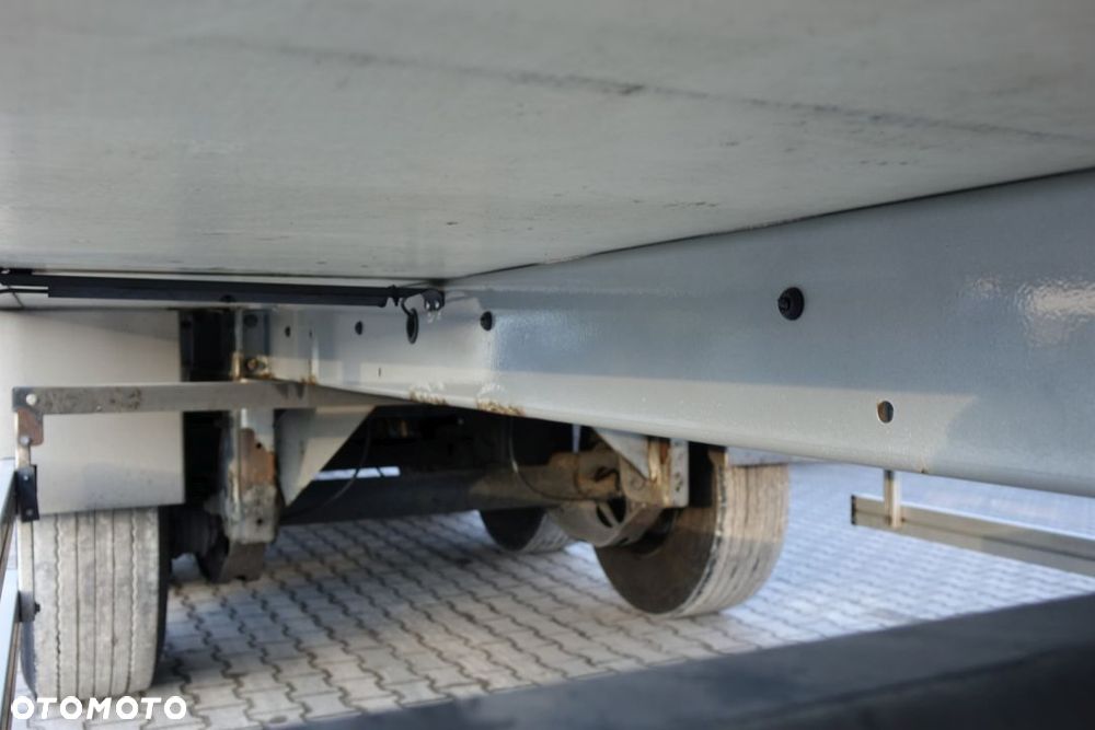 Lamberet CHŁODNIA / SR2 / CARRIER VECTOR 1550 / SAF / DRUKARKA / KOSZ NA KOŁO ZAPASOWE - 13