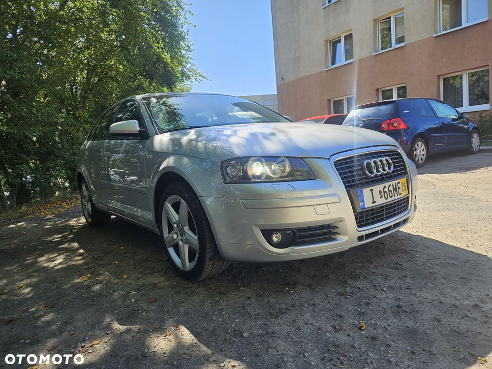 Audi A3 Sportback - 1