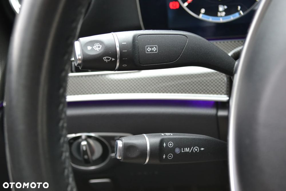 Mercedes-Benz Klasa E 300 Coupe 9G-TRONIC - 31