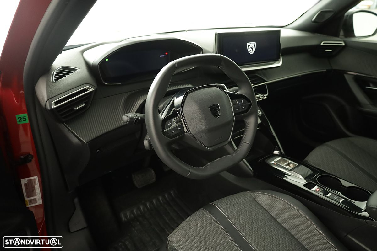 Peugeot 2008 1.2 PureTech Allure EAT8 - 7