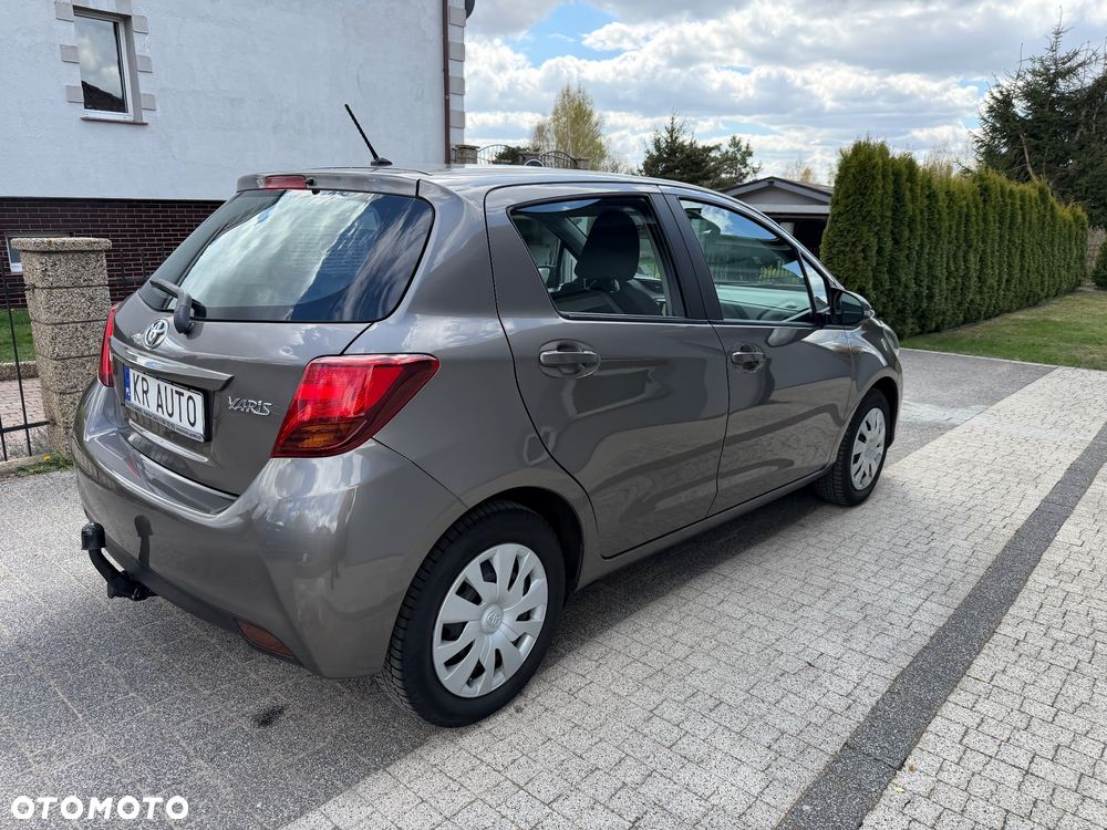 Toyota Yaris 1.33 VVT-i Executive - 27