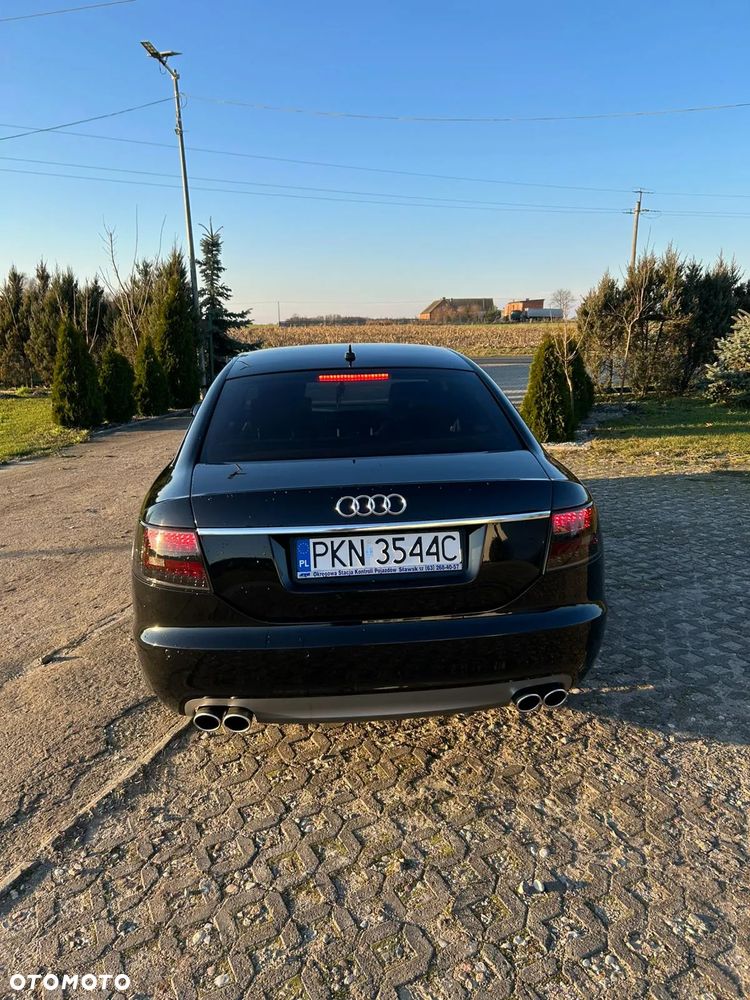 Audi A6 Limousine 2.4 - 8