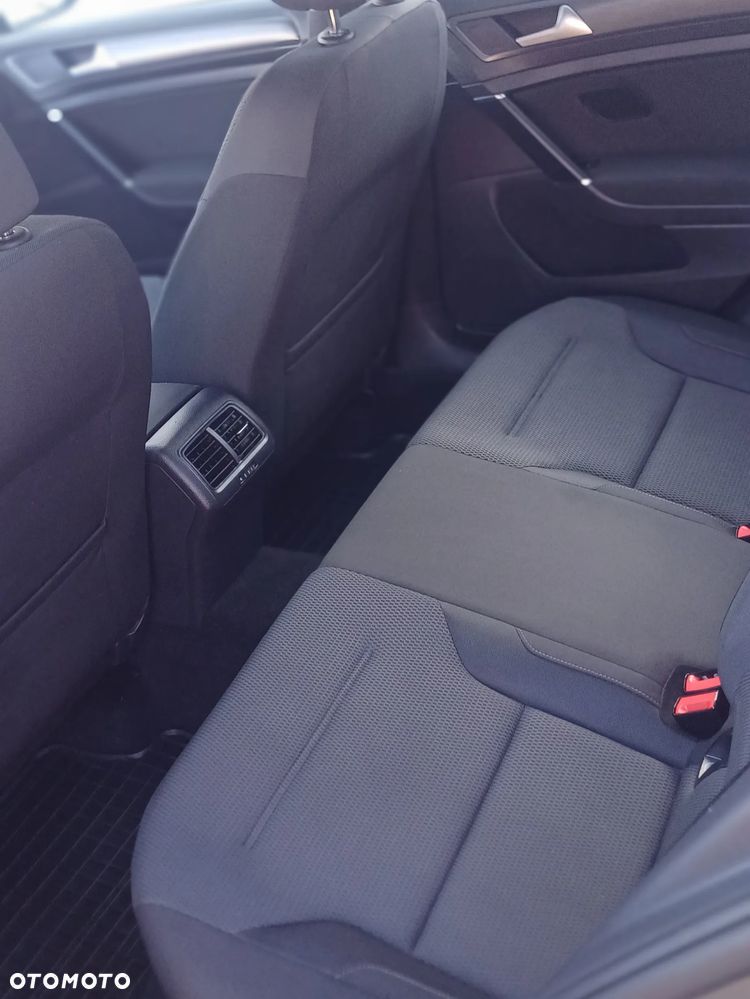 Volkswagen Golf - 20