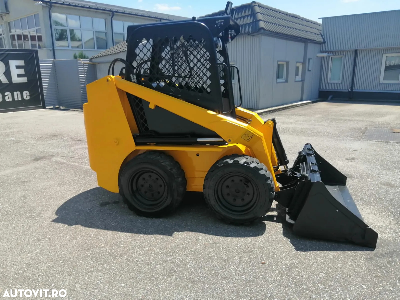 Bobcat MINIINCARCATOR FRONTAL PNEU RIGID RAM ITALIA - 3
